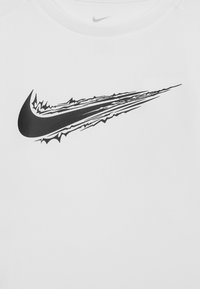 Thumbnail Image 3
