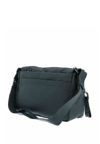 Borsa a tracolla in tessuto grigio scuro con tracolla regolabile, tasca anteriore con zip e superficie leggermente texture. Presenta un'etichetta del logo sul lato.