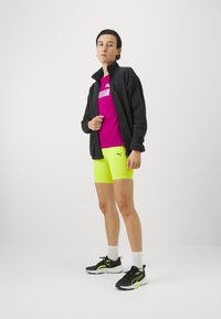 Puma LOGO TEE - Marškinėliai su spaudiniu - magenta gleam