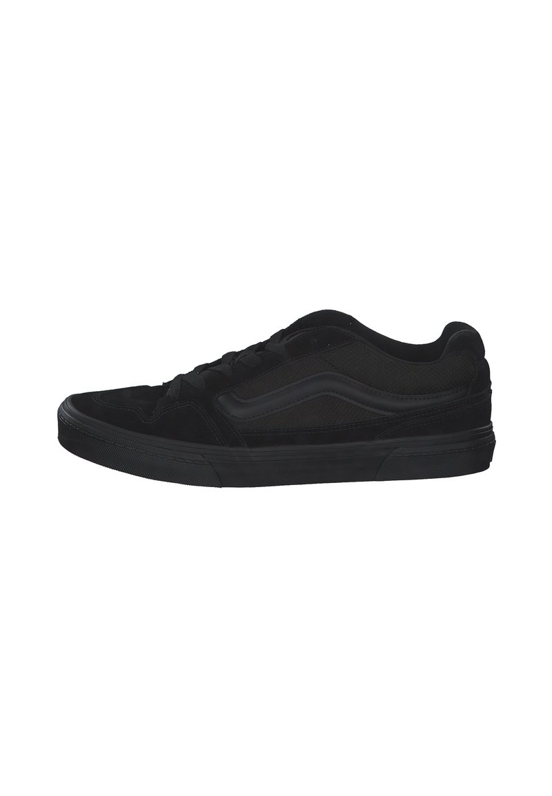 Sneakers neri con tomaia in suede e mesh, caratterizzati da un design a bassa altezza, chiusura con lacci e suola in gomma texturizzata. Semplici e monocromatici.