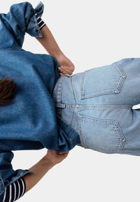 Marks & Spencer MID RISE BARREL  - Jeans relaxed fit - light indigo