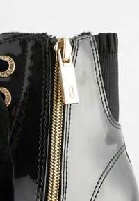 Baker by Ted Baker Botine cu șireturi - black