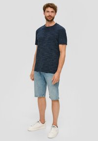 s.Oliver MELIERTES  MIT HENLEY AUSSCHNITT - T-Shirt basic - navy