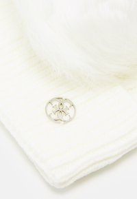 Guess Gorro - ivory