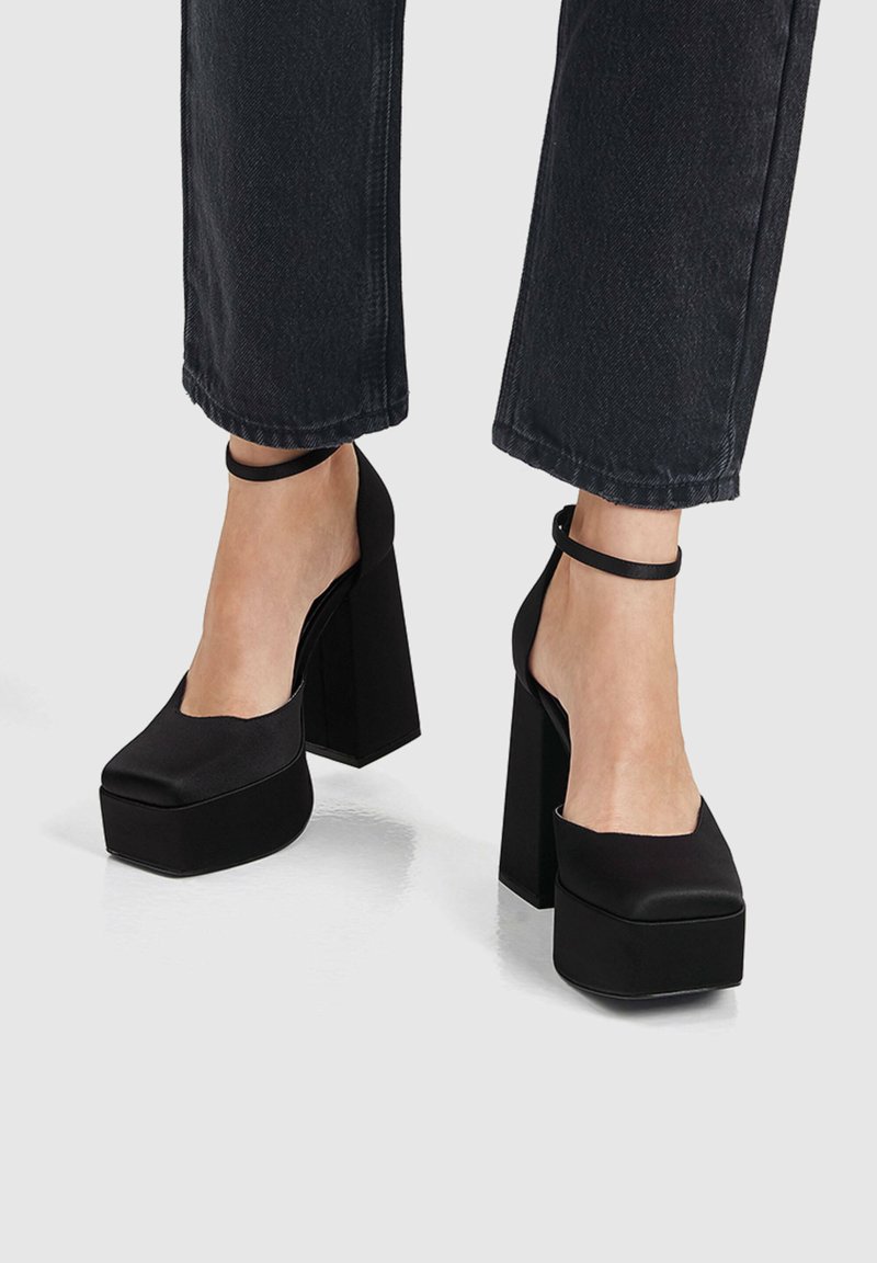 pull and bear sandales talons