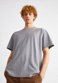 Carhartt WIP - CHASE - T-shirts - dark grey heather Miniatyrbilde 1