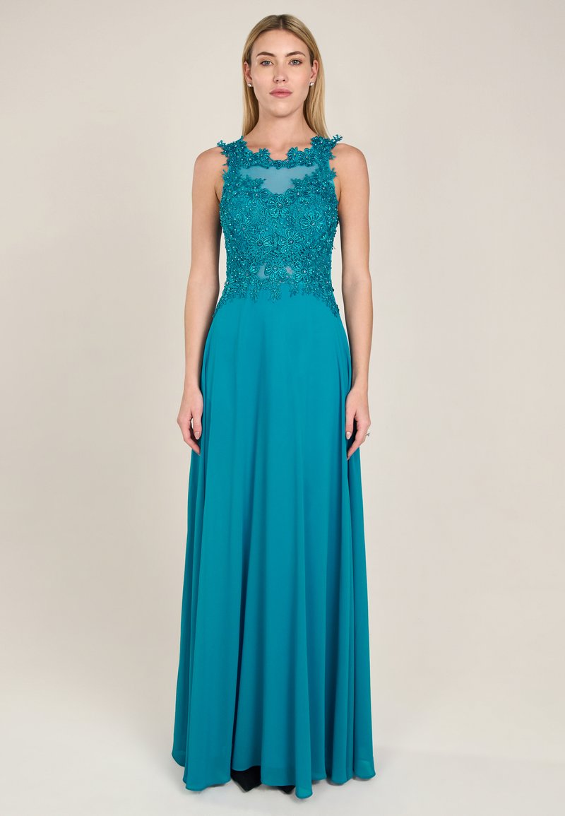 Türkises Abendkleid mit tailliertem Oberteil, das mit aufwendiger floraler Spitze und einem transparenten Ausschnitt verziert ist, fließendem Rock und subtilen Glanzeffekten.