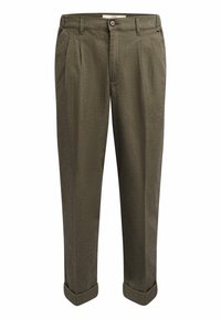 Pantalon vert olive à finition texturée, doté d'une fermeture à bouton, de deux plis à l'avant et d'un revers roulé à la cheville.