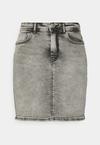 Šedá džínová sukně s přiléhavým střihem, která má přední kapsy a klasické zapínání na knoflík. Hladká textura s vybledlým vzhledem.