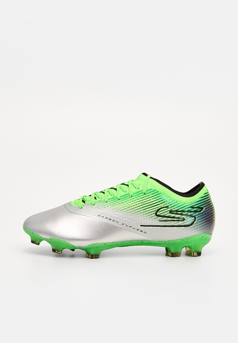 Botines de fútbol para terreno firme