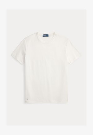 Fehér, rövid ujjú, környakas póló, a nyakrésznél Polo Ralph Lauren címkével és a szegély közelében apró hímzett logóval.