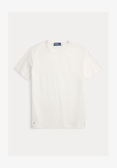 T-shirt blanc à manches courtes et col rond avec étiquette Polo Ralph Lauren au niveau du col et petit logo brodé près de l'ourlet inférieur.
