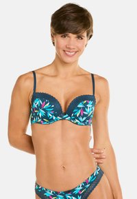 Ensemble soutien-gorge et culotte bleu marine avec imprimé floral multicolore. Comprend des bonnets rembourrés, des bretelles ajustables et des bords en dentelle festonnée.