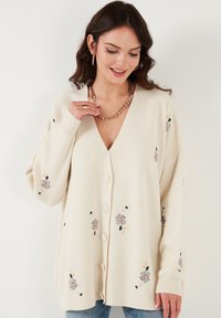LELA Cardigan - ecru