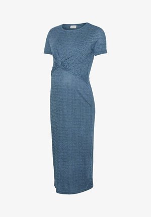 Blaues, geripptes Strickkleid für Schwangere mit kurzen Ärmeln und einer Detailverzierung mit Drehung oberhalb der Taille, knielang mit figurbetontem Schnitt.
