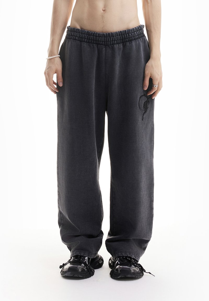 FAVELA DART JOGGER UNISEX - Trainingsbroek - black washed