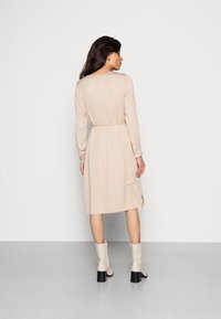 Calvin Klein OPEN NECK DRESS - Vestido de dia - moccasin
