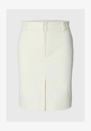 Valkoinen polvenpituinen hame, jossa vetoketju edessä, vyötäröllä vyö ja keskellä edessä halkio.