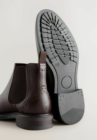 Next CHELSEA - REGULAR FIT - Klassiset nilkkurit - brown