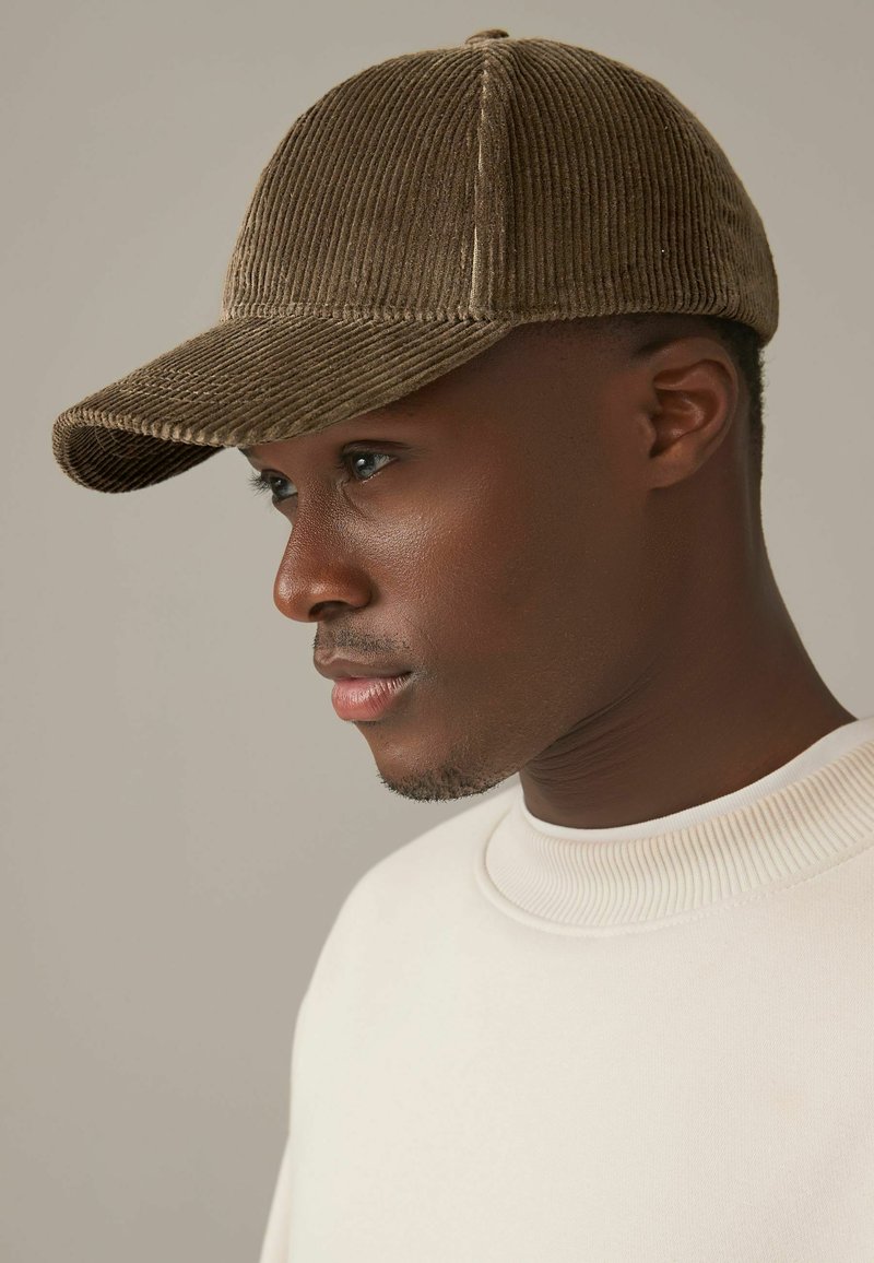 Next REGULAR FIT - Cap - olive green