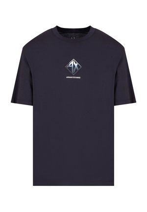 T-shirt bleu marine à manches courtes en tissu doux, avec un logo en diamant argenté et le texte "Armani Exchange" en dessous. Design classique à col rond.
