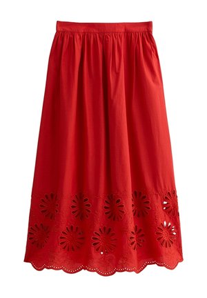 Rød bomulds-nederdel med samlet talje. Har laserskårne blomstermønstre langs kanten og en bølget kant. Glat tekstur gennem hele stoffet.