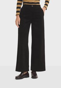 Unselected, black