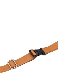 Beiger Lederarmband mit strukturiertem Finish, ausgestattet mit einer schwarzen Kunststoffschnalle und einem silbernen Metallschlaufen für die Befestigung.