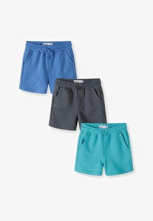 Trois shorts à taille élastique avec cordons de serrage en bleu, gris foncé et turquoise, chacun doté de poches latérales et d'une étiquette sur la ceinture.