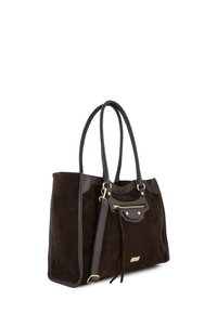 Brązowa torba typu tote ze skóry zamszowej z elementami ze skóry, podwójnymi uchwytami, kieszenią na zamek i złotymi okuciami. Posiada przestronne wnętrze oraz klasyczny design.