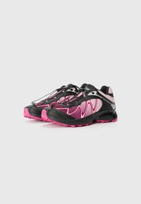 Salomon Sportstyle XT WHISPER UNISEX - Trainers - black/fairytal/knockout