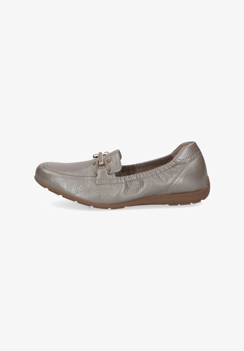 Chaussure en cuir gris clair à enfiler avec une surface texturée et un accent métallique décoratif à l'avant. Semelle souple pour plus de confort.