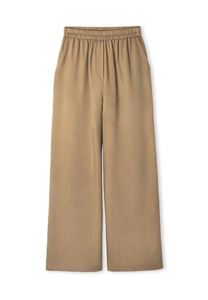 Pantalones de pierna ancha en color topo, con una cintura elástica y bolsillos laterales. Textura suave con costuras mínimas y sin patrones visibles.