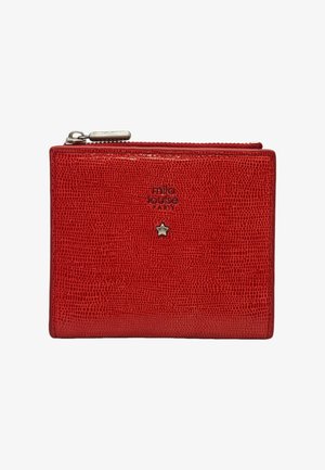 Portefeuille en cuir rouge texturé avec emblème étoile argentée, fermeture éclair et logo "mila louise PARIS" sur le devant.