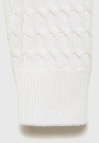 Weißer, gestrickter Pulloverbund mit einem strukturierten Rautenmuster, geripptem Bündchen und weichem Stoff mit einer glatten, gleichmäßigen Oberfläche.