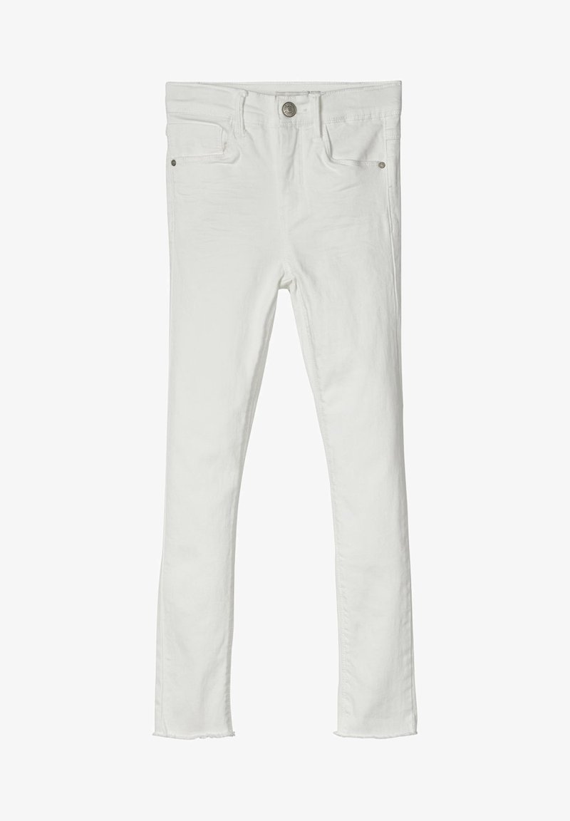 Jean blanc slim avec bouton frontal, fermeture éclair et conception à cinq poches, présenté à plat sur un fond blanc.