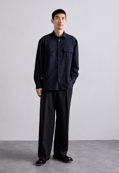 Filippa K RELAXED PATCH POCKET SHIRT - Ing - navy