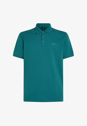 Poolrohelist värvi polo särk, valmistatud tekstureeritud kangast, kolme nupuga luku, lühikeste varrukate ja õrna rinnal oleva logoga.