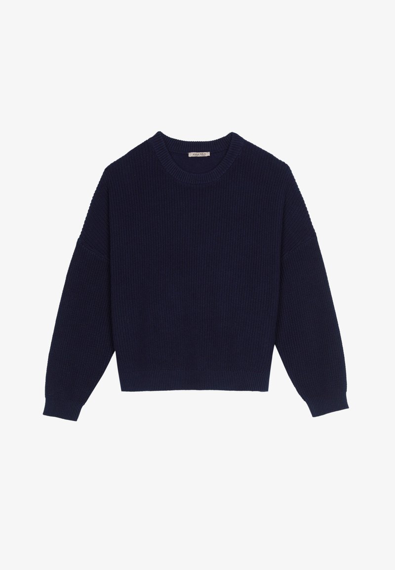 Marineblauer Strickpullover mit geribbelter Textur, Rundhalsausschnitt, überschnittenen Schultern und cropped Saum. Weicher Stoff mit langen Ärmeln.