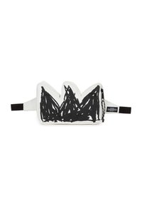 Witte stoffen pouch met zwarte bergafbeeldingen, die een 3D-ontwerp met pieken toont. Inclusief een zijrits en zwarte band.