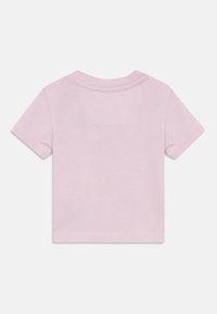 Calvin Klein Jeans MONOGRAM UNISEX - Triko s potiskem - pink ice