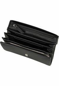 Črna usnjena denarnica z zrnatim zaključkom, ki ima več predelkov, z zadrgo in srebrnim logotipom na sprednji strani.