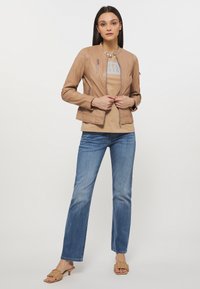 Mustang Lederjacke - powder
