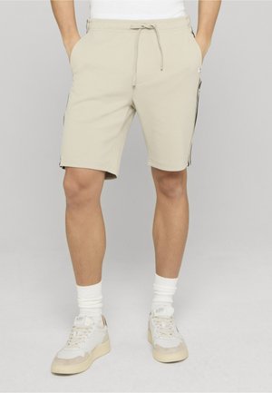 COWELL  STRIPE - Shorts - stone