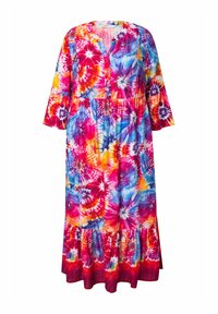 Maxi šaty s tie-dye vzorem v jasných barvách - růžové, modré, oranžové a bílé. Mají zapínání na knoflíky a tříčtvrteční rukávy.