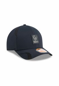Marineblaues Cap mit strukturiertem Design, ausgestattet mit Netz-Seitenpanelen und einem vorderen Logo-Patch für die Houston Texans; gebogener Schirm und Textilmaterial.