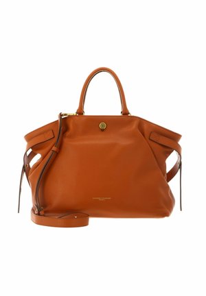 Sac à main en cuir marron moyen-grande taille avec poignées supérieures incurvées, bandoulière ajustable et fermeture à bouton doré sur le devant.