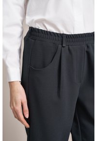 bugatti Tygbyxor - black