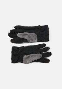 Guantes negros y grises fabricados en forro polar y tejido. Cuentan con una palma gris texturizada, puño elástico y un pequeño clip para un cierre seguro.