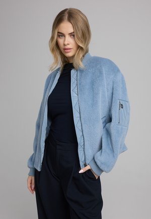 Winterjacke - hellblau